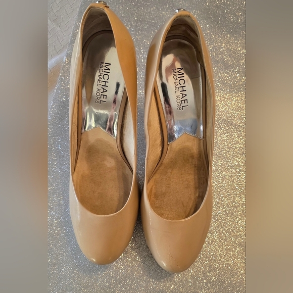 Michael Kors  Nude Patent Leather High Stiletto Heels with Pointed Toe - Picture 9 of 13